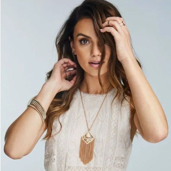 NWT KENDRA SCOTT Kingston Rose Gold Long Pendant Necklace Ivory Mother of Pearl - Picture 2 of 7